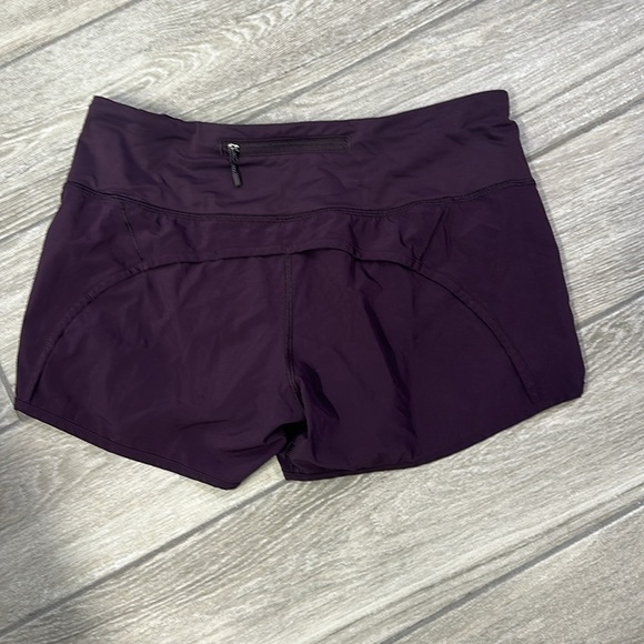 Lululemon speed shorts size 6 good used condition - Picture 2 of 5